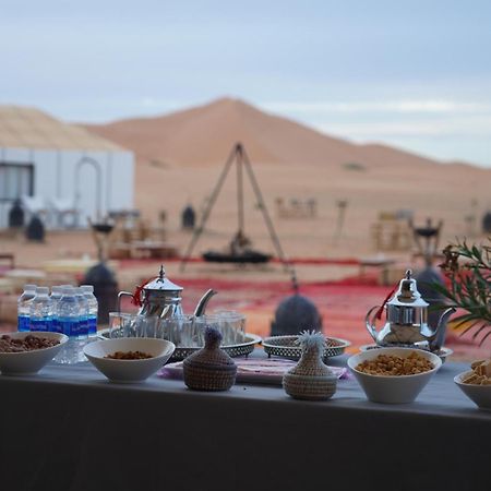ホテル Luxury Berber Style メルズーガ エクステリア 写真