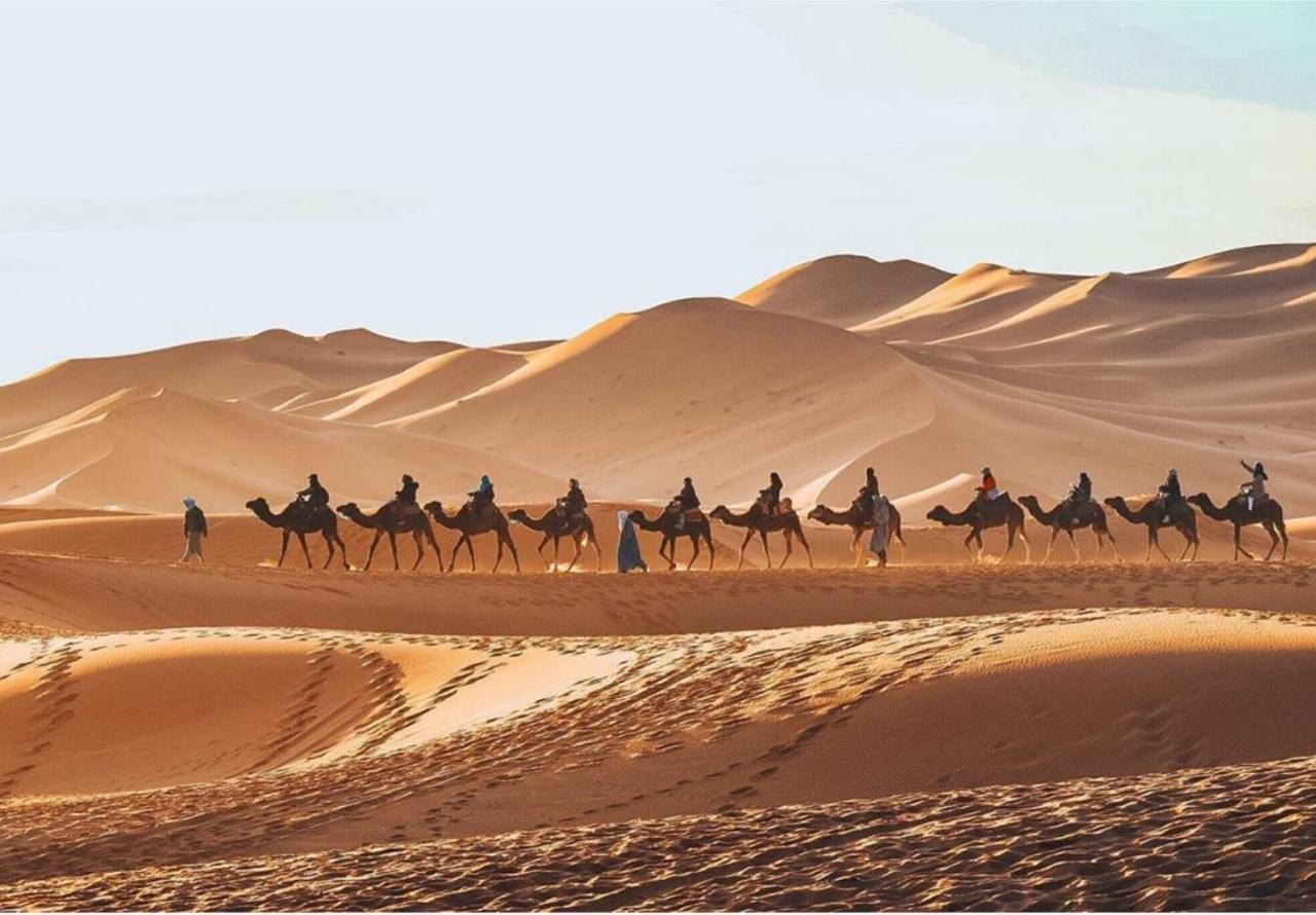 ホテル Luxury Berber Style メルズーガ エクステリア 写真