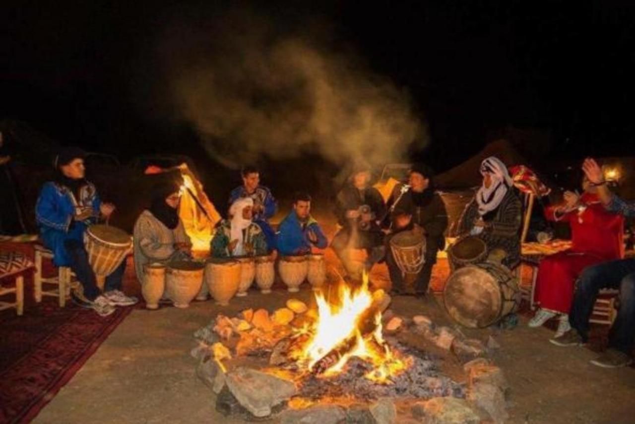 ホテル Luxury Berber Style メルズーガ エクステリア 写真